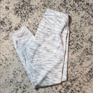 Gray/white leggings